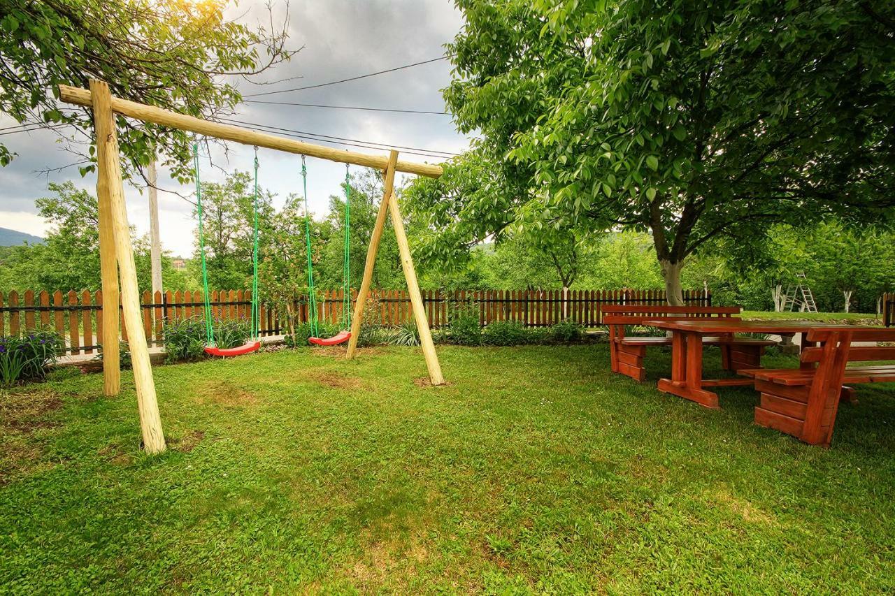 Apartment Medeni Rakovica Bagian luar foto