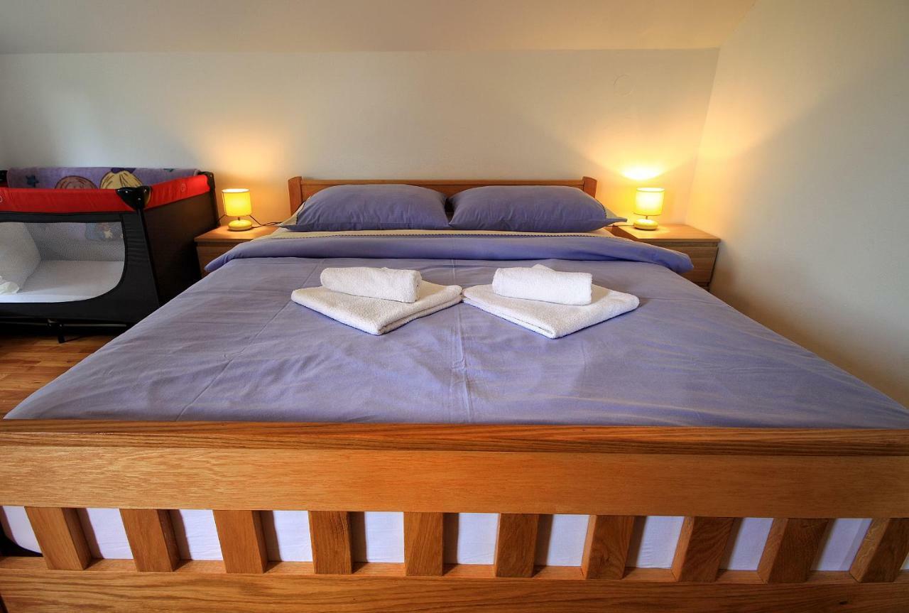 Apartment Medeni Rakovica Bagian luar foto