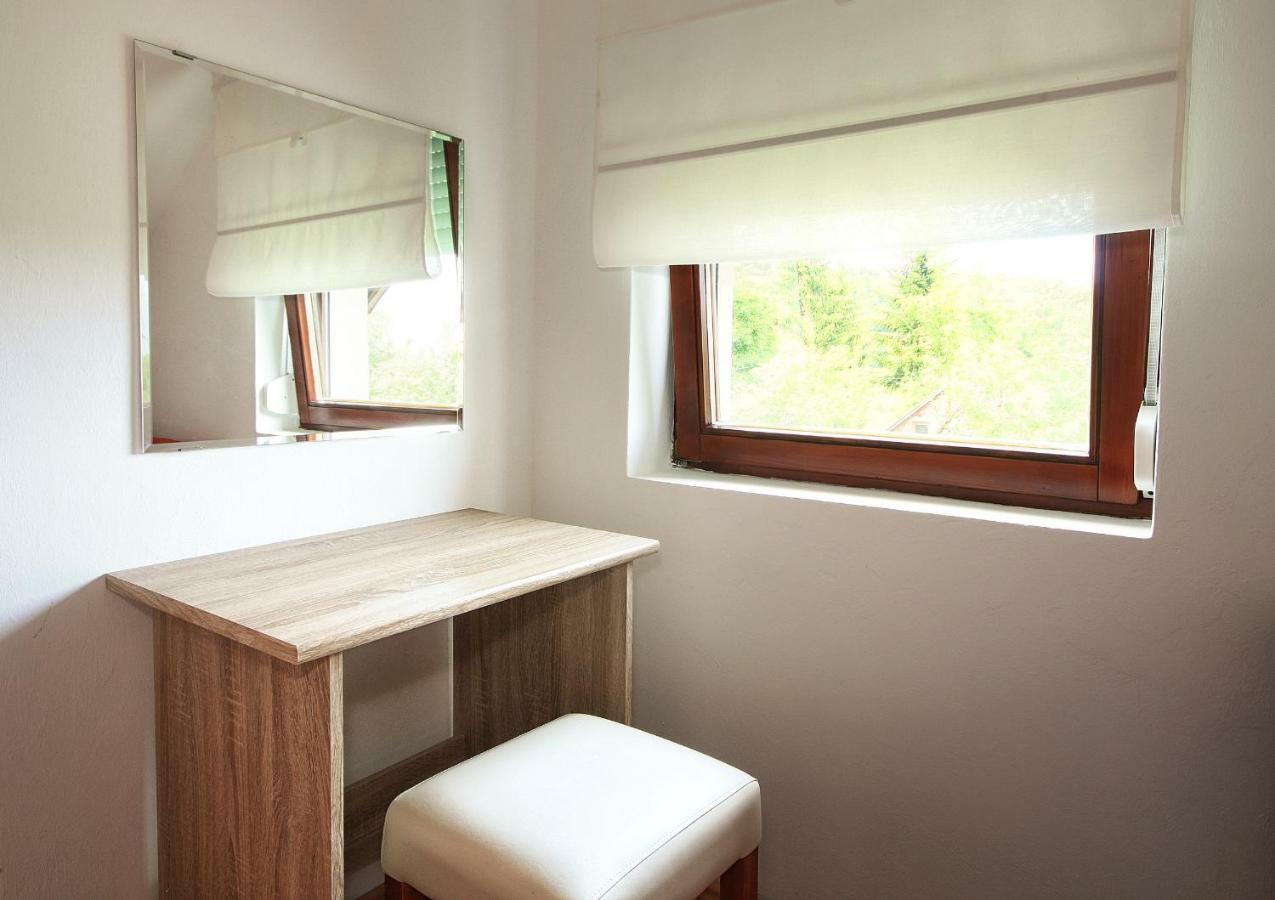 Apartment Medeni Rakovica Bagian luar foto